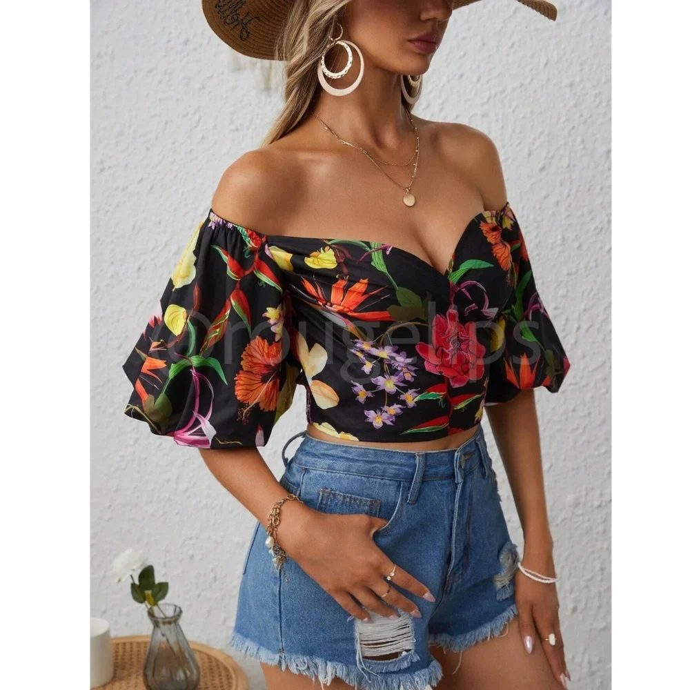 Off the Shoulder Floral Puff Sleeve Shirred Sweetheart Neck Crop Top in Black - Picture 5 of 11